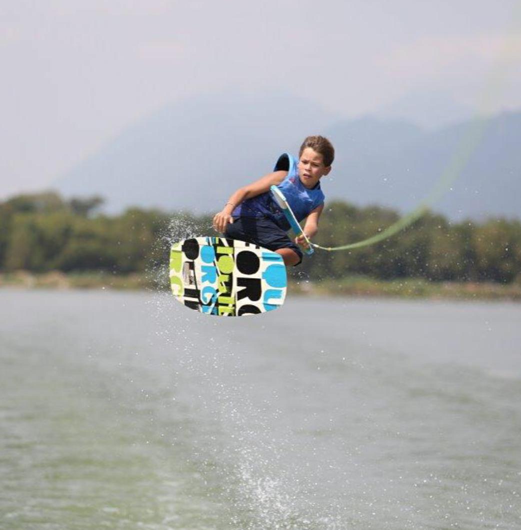 Hace unas semanas en <a href="/bocapalmaclub/">Bocapalma</a>   #Monterrey foto por <a href="/priscilagarza/">Priscila Garza</a> #luquidforce #xowake #champ #wakeboarding