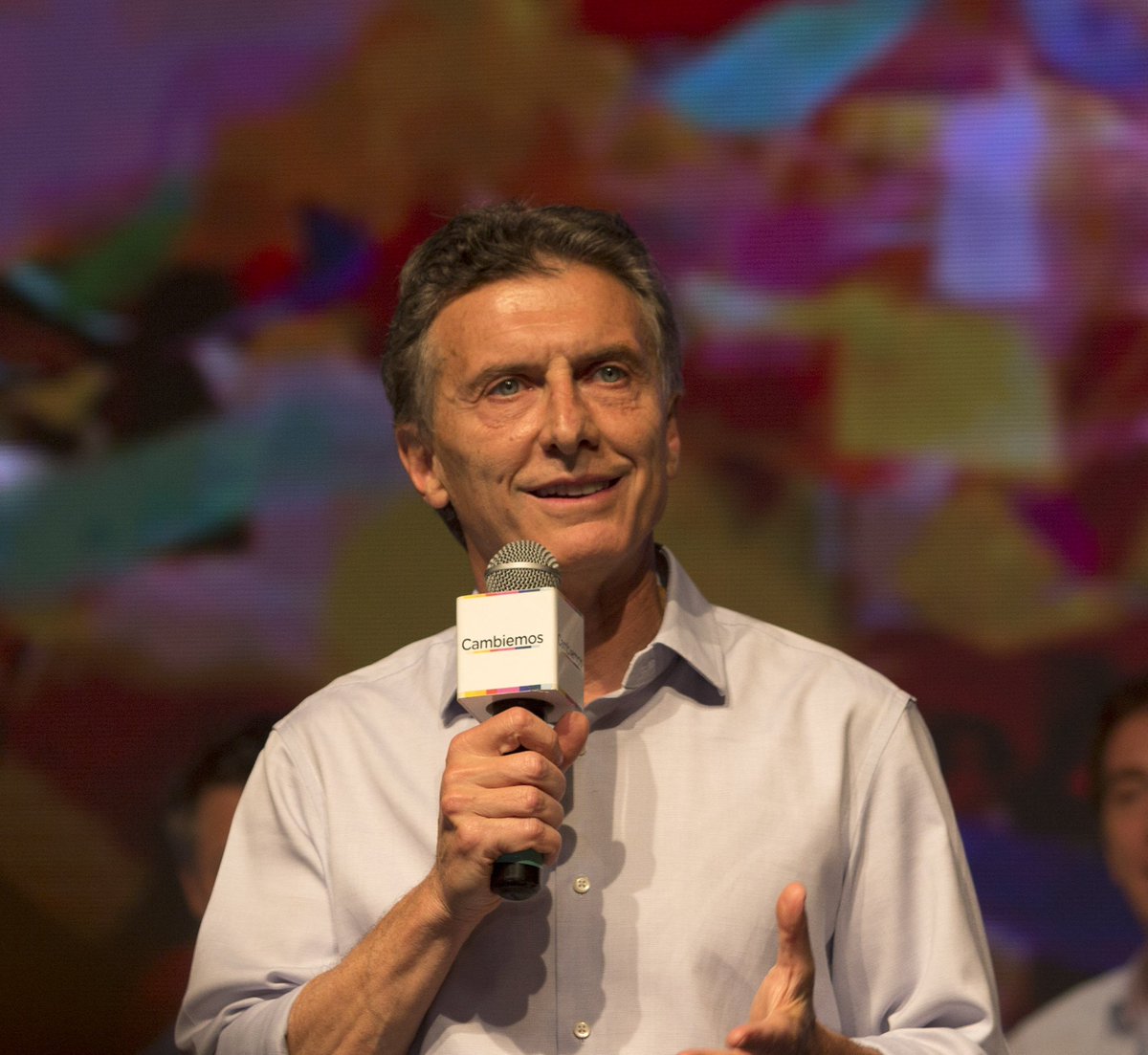 mauriciomacri's tweet photo. Empieza una revolución de alegría en la República Argentina.  #HayBalotaje https://t.co/k0nwNn5Oi8