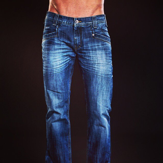 OGGIJEANS's tweet image. #Back2TheBasic siempre aliviana! ¿Cuáles son tus jeans para hoy? #OggiFW15 #AllDenim #OtoñoInvierno #WeLoveJeans 👖