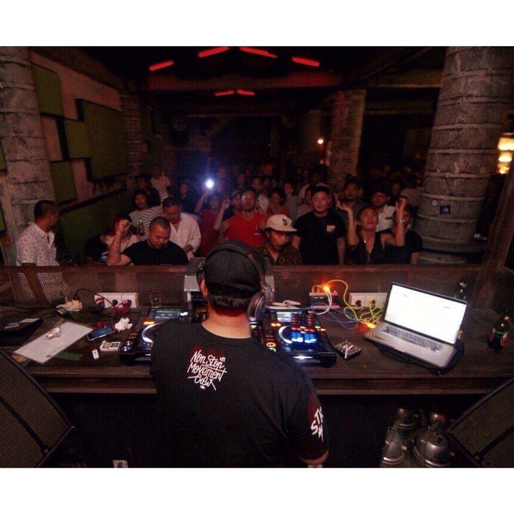 sumaterantigers's tweet photo. TAMAN TEKNO TOUR 2015 @kohbali photos recap by oky #sumaterantigers #techno #technotroopers https://t.co/wFZ3a4kNLk