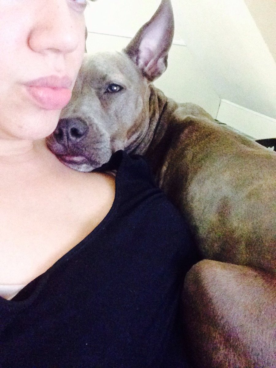 xo_marii's tweet photo. #OverProtectiveMuch #LoveHer https://t.co/Udo2PCPjXA