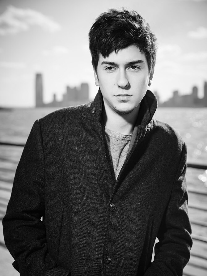 Daddyvsdaddyy's tweet photo. RT for Ansel Elgort 

FAV for Nat Wolff https://t.co/cnvUdglUtQ