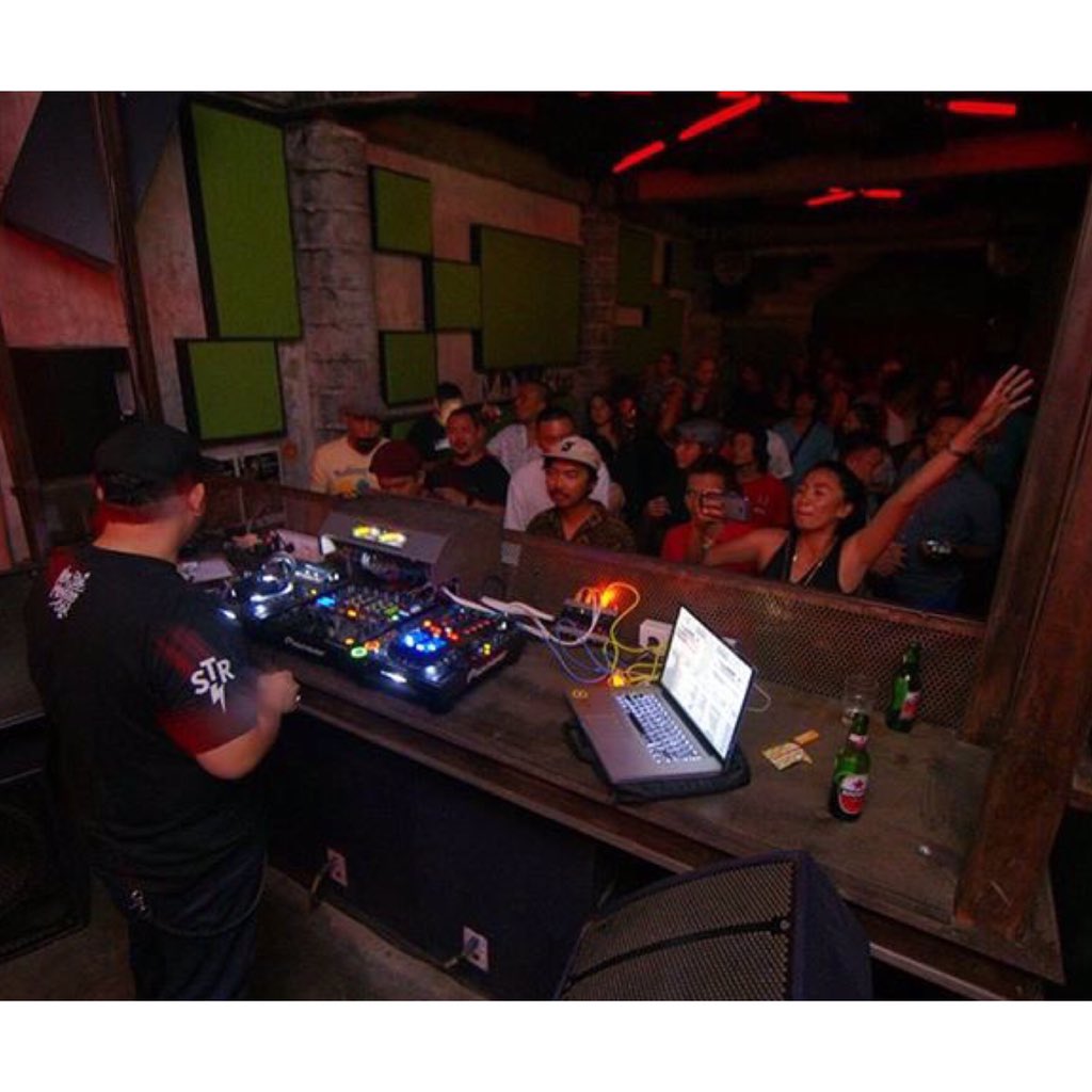 sumaterantigers's tweet photo. TAMAN TEKNO TOUR 2015 @kohbali photos recap by oky #sumaterantigers #techno #technotroopers https://t.co/yvWC14D3VH