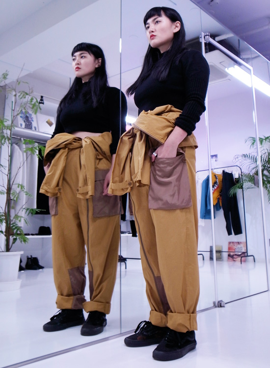 RADDLOUNGE's tweet photo. 【 Style 】昨日から E-Shop にて絶賛発売中の #HenrikVibskov から、ヘンリック流ジャンプスーツのご紹介です!https://t.co/nRzgxzraqU #DirtyDirt #CarlSauer https://t.co/q1Sd9bOwgC