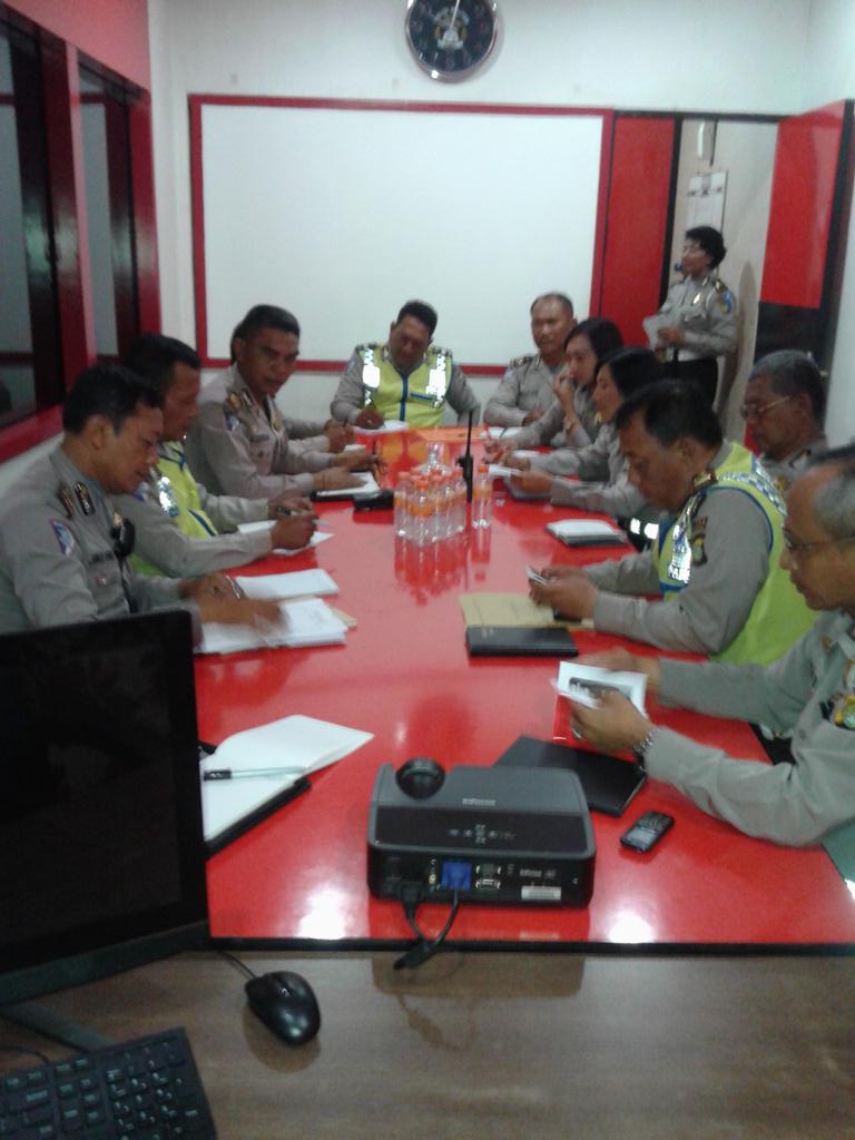 GandaRegama's tweet photo. Anev Ops Zebra Polresta Bekasi Kota. https://t.co/bko9hjOoQS