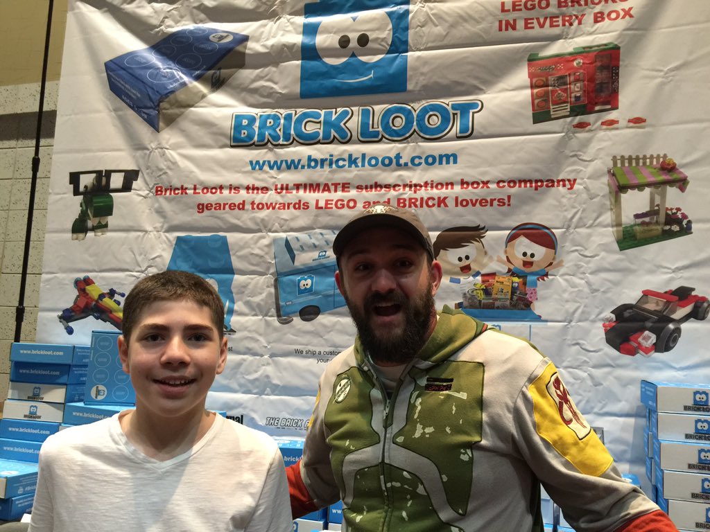 BrickLoot's tweet image. @diabeticsgethi thanks for stopping by our booth at #brickworld #jacketguy #lego #SubscriptionBox