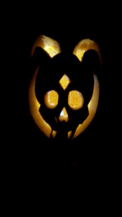 ChrisLoudn's tweet photo. First time for everything. #Halloween #devil #horns #lucifer #666demon #demon https://t.co/7Kc0uNPRfx