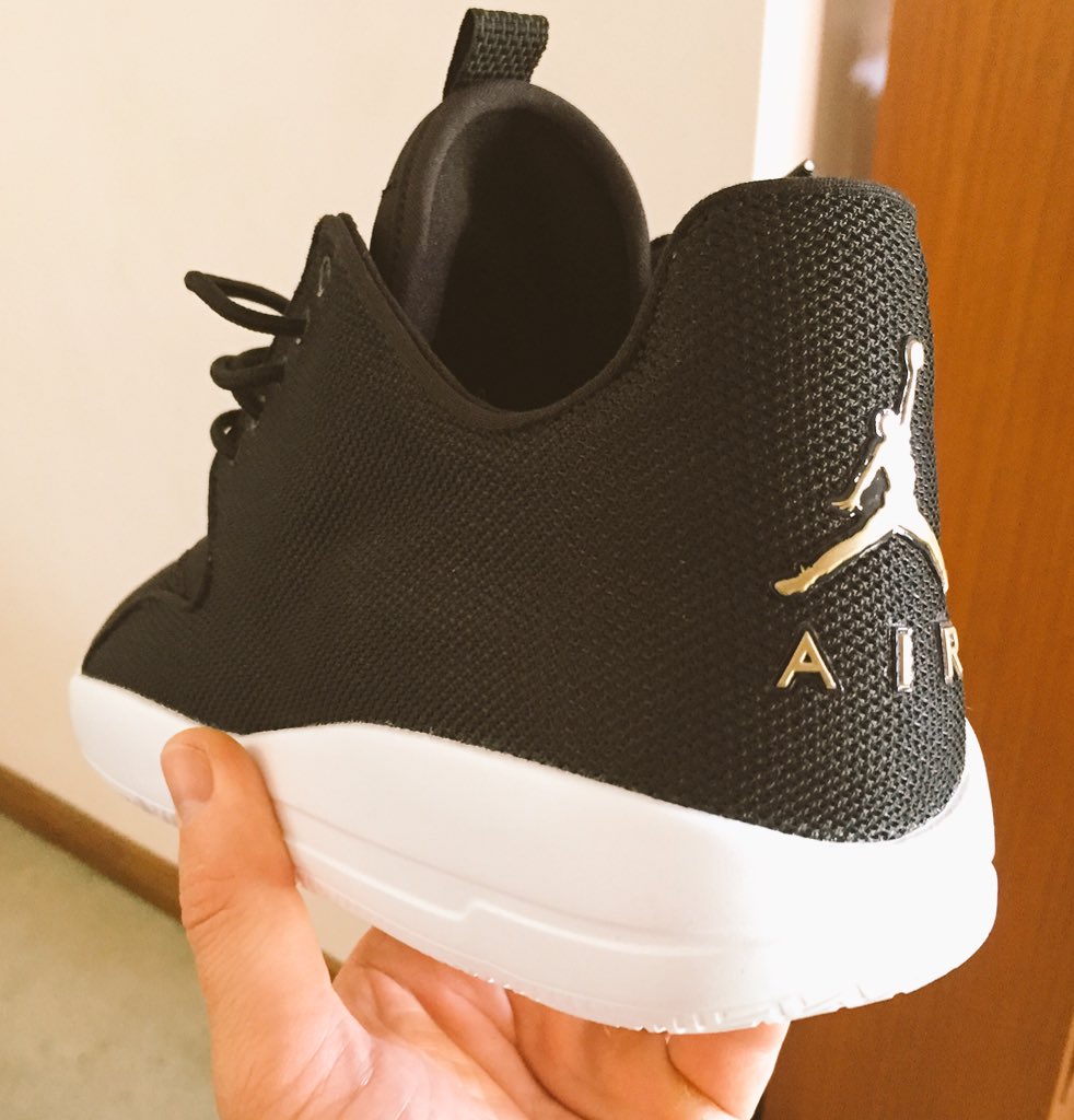 macfitnstrength's tweet photo. New gym shoes for 'cardio' 😂 #FitFam #fitness #MotivationMonday #RetailTherapy #Jordan #nike #fitfood #gymwear #gym https://t.co/0pAGHzaQj0