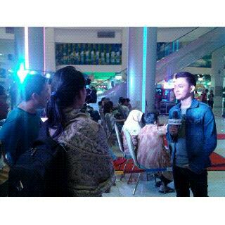 RME_Label's tweet photo. Sesi Wawancara @bobbyfaraby dengan @JaktvCom kemarin selesai perfome di Mall Season City https://t.co/JOkdQ2pItp