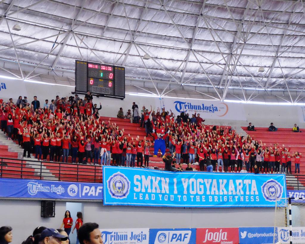 Supporter SMK N 1 YK semangat sekali! Dukung terus tim kamu sampai Final!
<a href="/tribunjogja/">Tribun Jogja</a> 
#SUPERNOVA
#TJPAF2K15
#Day9