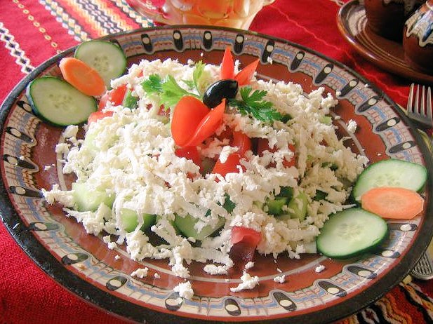 Ook voor de #Lunch, 
heerlijk &amp; gezond. 

Onze tip: Shopska Salata. 

Wij zijn open om 12:00 uur
Tot straks #DenHaag