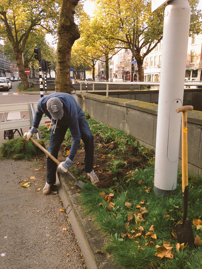 Start aanleg proefstrook luchtzuiverende beplanting 's-gravendijkwal. Kom 30okt naar het evenement! <a href="/StadslabLKW/">StadslabLKW</a>