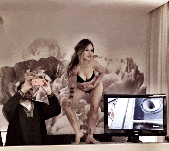 Buongiorno @intimissimi @campari @mtvema @YariPower https://t.co/S2OpwDpALF<a class="tags" target="_blank" title="On Twitter" href="/?out=eyJ0eXAiOiJKV1QiLCJhbGciOiJIUzUxMiJ9.eyJpYXQiOjE3MzA5NDY2MjEsImlzcyI6InR3cG9ybnN0YXJzLmNvbSIsIm5iZiI6MTczMDk0NjYyMSwiZXhwIjoxNzYyNDgyNjIxLCJyZWRpcmVjdF91cmwiOiJodHRwczovL3R3aXR0ZXIuY29tL2ludGltaXNzaW1pIn0.n3XpSwH-Up1IZ3janV1Q9WHJotE2yRosp03wdds_UOxlYSwrtYQRL-wlyK92XXoOTM0ORughVEpvY4Gr0fvzMg">@intimissimi</a><a class="tags" target="_blank" title="On Twitter" href="/?out=eyJ0eXAiOiJKV1QiLCJhbGciOiJIUzUxMiJ9.eyJpYXQiOjE3MzA5NDY2MjEsImlzcyI6InR3cG9ybnN0YXJzLmNvbSIsIm5iZiI6MTczMDk0NjYyMSwiZXhwIjoxNzYyNDgyNjIxLCJyZWRpcmVjdF91cmwiOiJodHRwczovL3R3aXR0ZXIuY29tL2NhbXBhcmkifQ.rrqhcAGD_VmvQ8kQbQ3caZgDCoXq2THG1BHKMPrnWTApxnjyczds58-pRdtwweWjzCiNrjM2R1-bnzLsvbrrrw">@campari</a><a class="tags" target="_blank" title="On Twitter" href="/?out=eyJ0eXAiOiJKV1QiLCJhbGciOiJIUzUxMiJ9.eyJpYXQiOjE3MzA5NDY2MjEsImlzcyI6InR3cG9ybnN0YXJzLmNvbSIsIm5iZiI6MTczMDk0NjYyMSwiZXhwIjoxNzYyNDgyNjIxLCJyZWRpcmVjdF91cmwiOiJodHRwczovL3R3aXR0ZXIuY29tL210dmVtYSJ9.T_QTJNRXnX3Fzb8HxfeU1eXZRxMGXPcTyv8dBM2eKrhBxAIVJc1UH9fhqNSPqUTkIfVPXuEUnEoJGO5lJGLbBg">@mtvema</a><a class="tags" target="_blank" title="On Twitter" href="/?out=eyJ0eXAiOiJKV1QiLCJhbGciOiJIUzUxMiJ9.eyJpYXQiOjE3MzA5NDY2MjEsImlzcyI6InR3cG9ybnN0YXJzLmNvbSIsIm5iZiI6MTczMDk0NjYyMSwiZXhwIjoxNzYyNDgyNjIxLCJyZWRpcmVjdF91cmwiOiJodHRwczovL3R3aXR0ZXIuY29tL1lhcmlQb3dlciJ9.jldKdEuD3zcdxCFz2xnhJH6KPcd919zpLiAkvXv9qztMaWcu7sNB2uJDtq5f2GH8RGGFxAanATmrtcqqGIwGgQ">@YariPower</a>