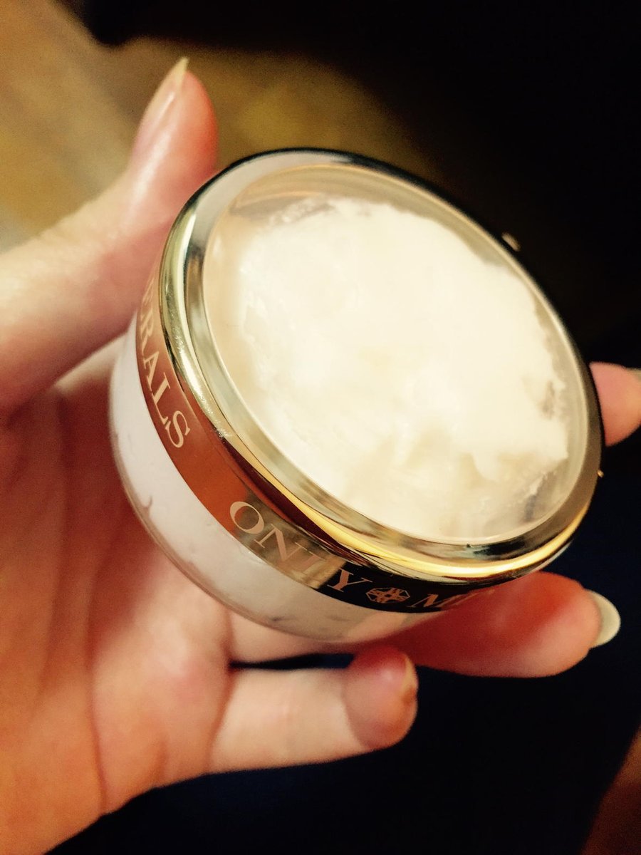 中条亮 頂き物のsabonのハンドクリームのチューブが破れてしまったので空いてた容器に移し替え T Co Awpwn7f1h2