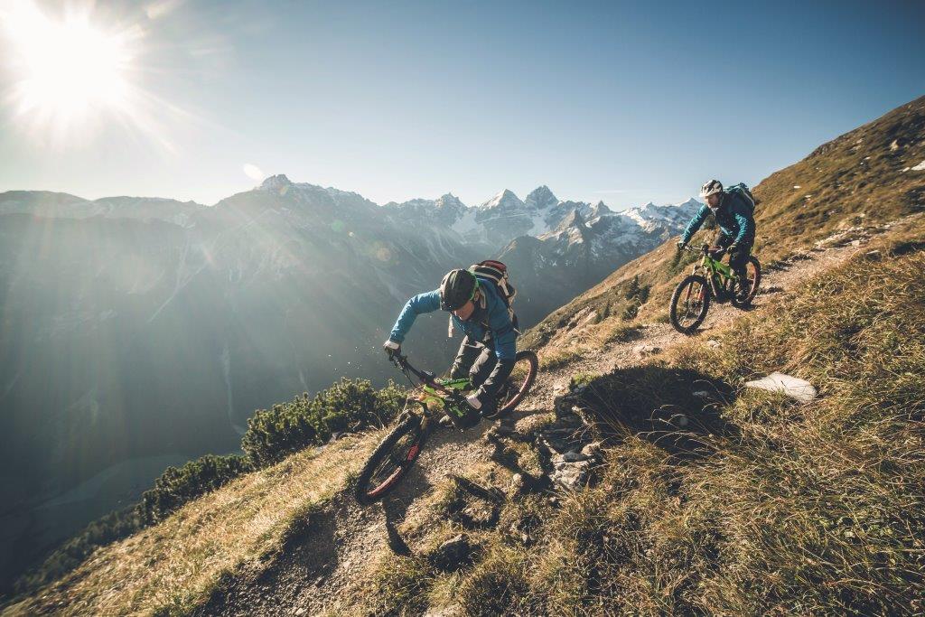 ScottSpain's tweet photo. Quién dijo que las #e_bikes eran bicis de paseo? E-Genius 710 Plus #HaveFun @bikeonscott https://t.co/KO6Al6vnPT
