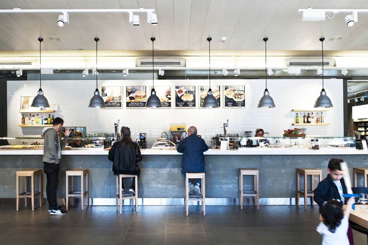 decorner's tweet photo. Diseño e Implementación de cafetería #lapausa y multitienda #eureka! para @areas en Girona https://t.co/h4qfoHe8MG https://t.co/2GXVLu6WWe