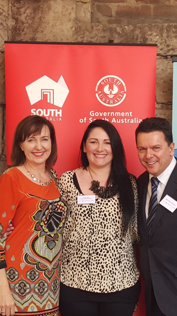 TeamCarlyCRF's tweet photo. Team SA! Official launch of Thread in Sydney @Nick_Xenophon @susan_close
#teamcarly #thethreadapp https://t.co/oFvveVWVNM