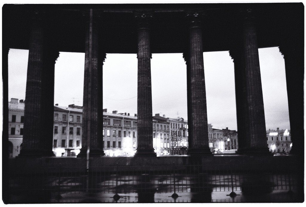 Voyage à Saint-Petersbourg en Noir et blanc: escaledenuit.com/2015/09/28/voy…
<a href="/leica_camera/">Leica Camera AG</a> #photo <a href="/love_piterburg/">Love Санкт Петербург</a> <a href="/SPbNow/">Санкт-Петербург</a>