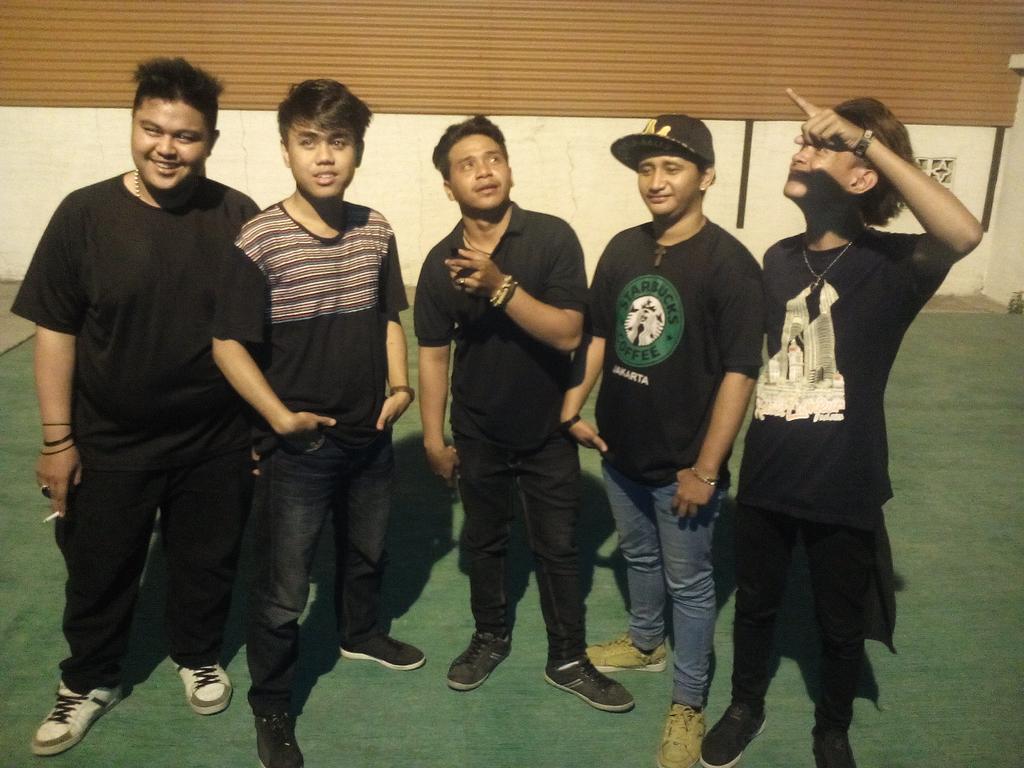LuddyRoos's tweet photo. rissssspeeeect forr kebun sirih !!!! thankss brotherrrrrr😃☺☺ https://t.co/jZxIjt6V5C