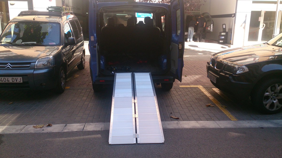 SintecAdapta's tweet photo. Rampa GS0025 "tipo maleta" desmontable de @GUIDOSIMPLEXsrl #ayudasaltransporte #movilivdadreducida #guidosimplex https://t.co/WIPVRHlHXV