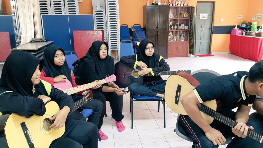BedMuo's tweet photo. #StarlightBusker Trainning Session
#SDTMuo https://t.co/NayFaPFXTA