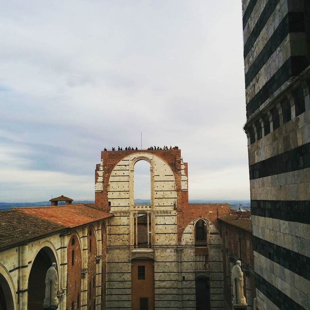 WeTuscany's tweet photo. #portadelcielo #Toscana #siena #lovesiena https://t.co/yZYHgxEEwd