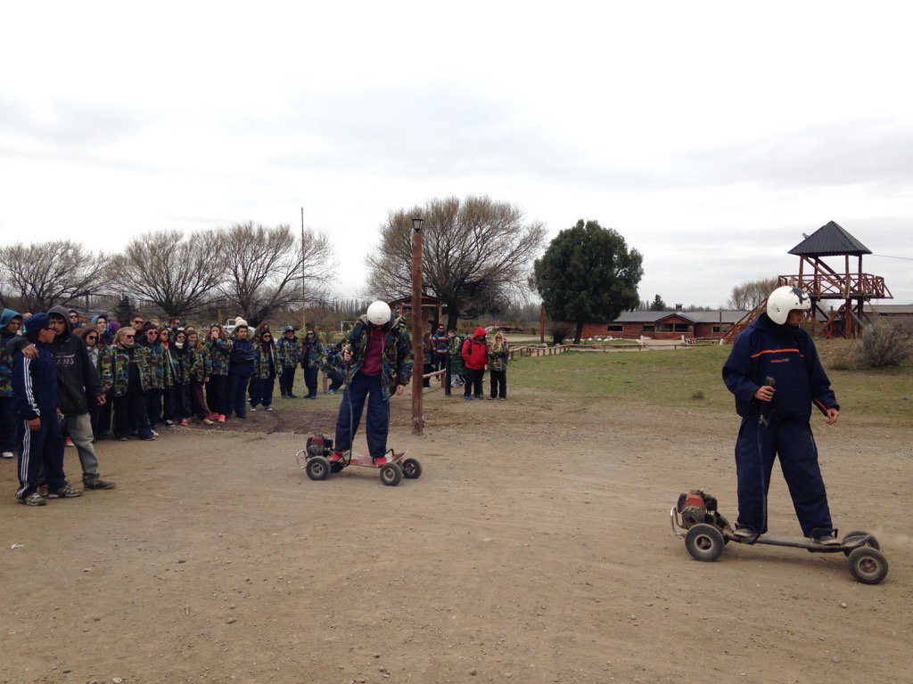Chucaoo's tweet photo. Hermosa tarde de ayer en el complejo #ElRebenque haciendo Fourtracks,SkatesMotor, y muchísimos juegos! #ElegiConfiar https://t.co/IREs3IS13s