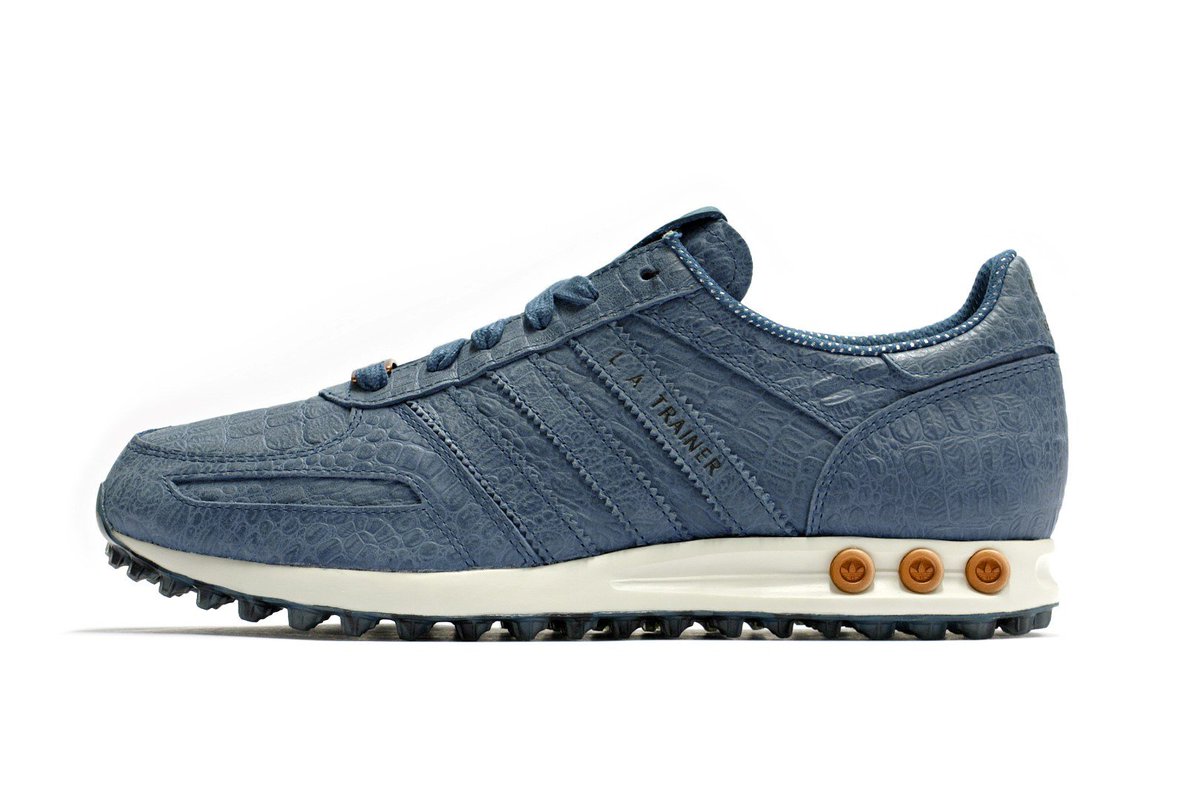 FashionTimesMag's tweet photo. Adidas Originals per Italia Independent: collezione CROC Pack https://t.co/tepcqojA6U #SneakerLover #CrocPack https://t.co/R4WwQ4YxTP
