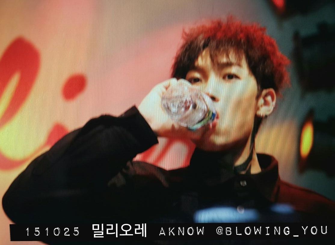 blowing_you's tweet photo. [Preview] 151025 동대문 밀리오레 AKNOW
AFOS_AKNOW #AFOS #AKNOW #아포스 #떠오르는_이미지 #크롱 #귀엽 #손에_새긴_것은 #컨버스..? https://t.co/gTuQ96Nf1J