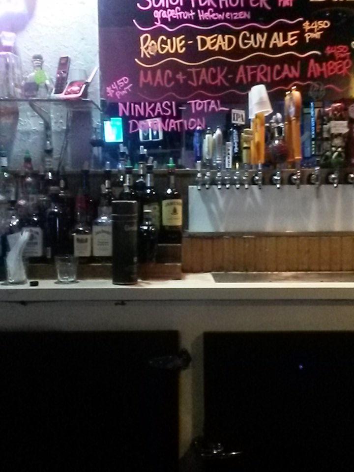 mrstuffrandom's tweet image. Yet another bar. #bar #drinks #icehouse