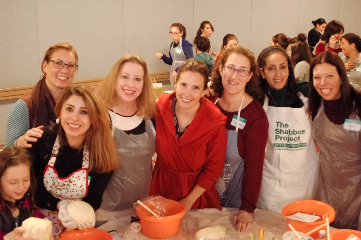 SeattleShabbosP's tweet photo. The Great Big Challah Bake in Seattle ... #ChallahBake  #KeepingItTogether  #ShabbosProject2015 https://t.co/aIHQzs0AT7