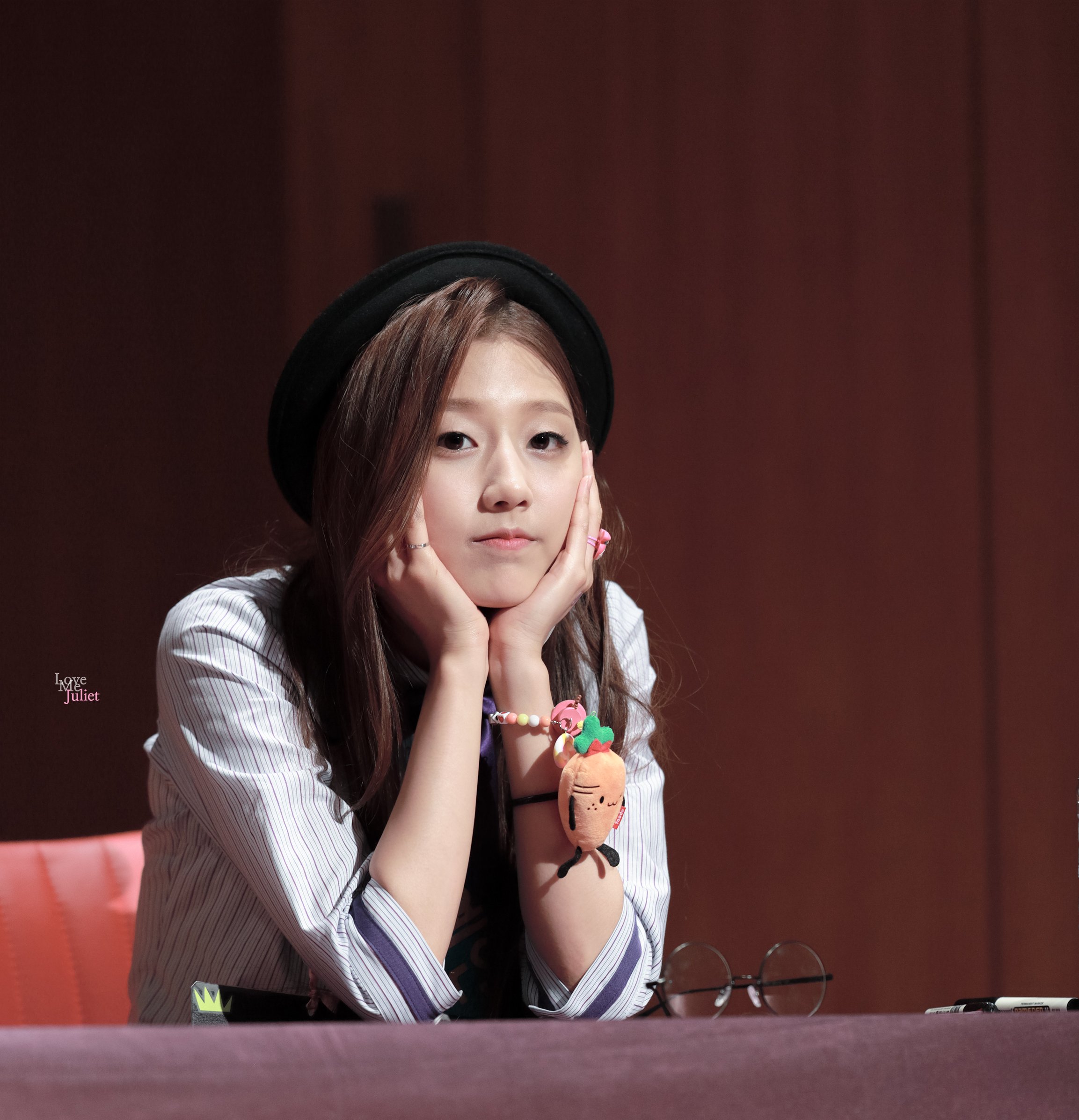 CSO_Q9BU8AAQV5X.jpg:orig