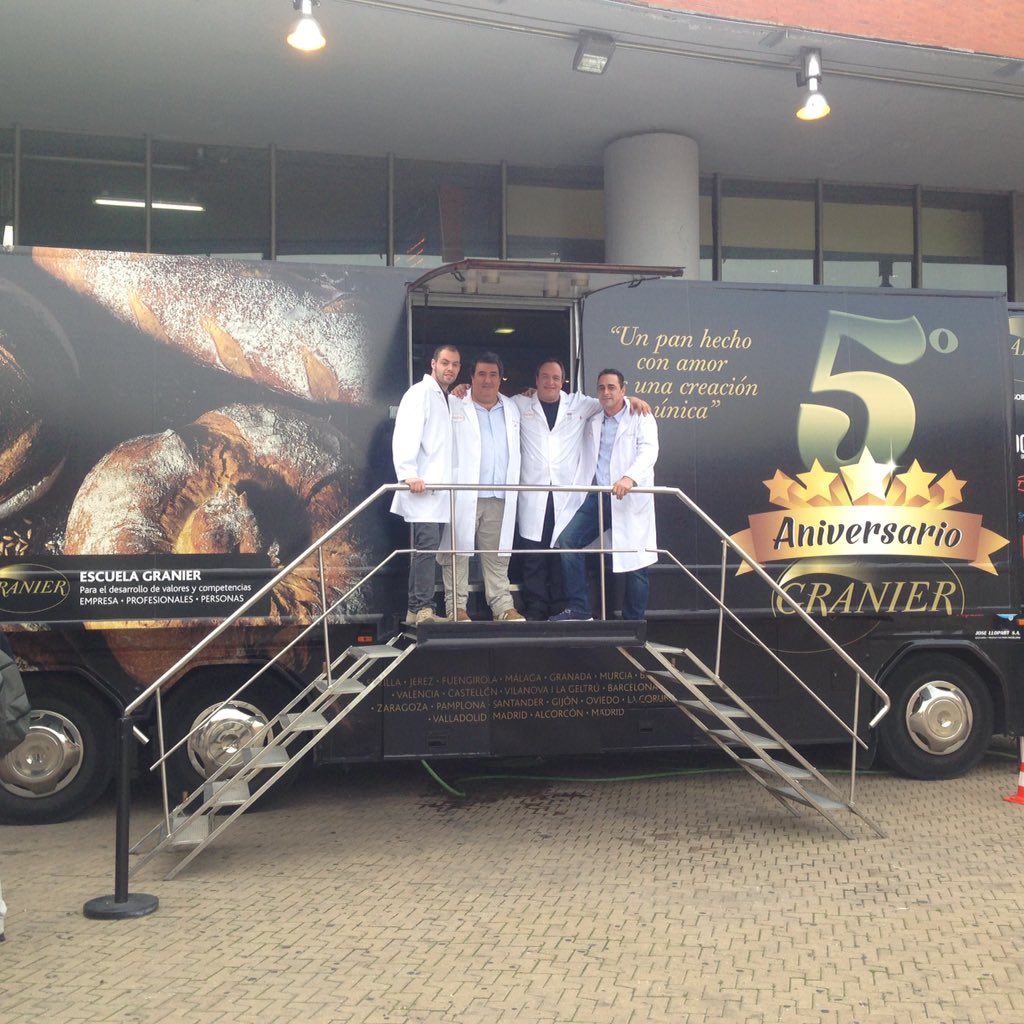 EscuelaGranier's tweet photo. Hoy en Atocha, @EscuelaGranier con sus técnicos @ToniNonell Miguel Mendieta, Manuel Pleite y David Martínez https://t.co/L7HDKGCtvU