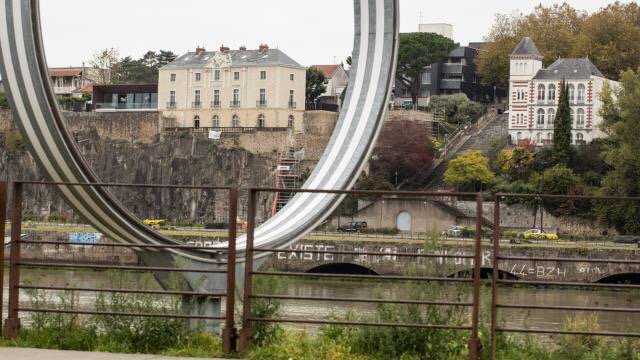 #Nantes #Gastronomie. J-Y Guého ouvre un nouveau #restaurant butte Sainte-Anne <a href="/ouestfrance/">Ouest-France</a> ouest-france.fr/gastronomie-j-…