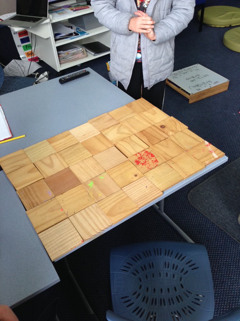 6smallbubbles's tweet photo. Exploring area in Maths. https://t.co/FtkbpmUjzi