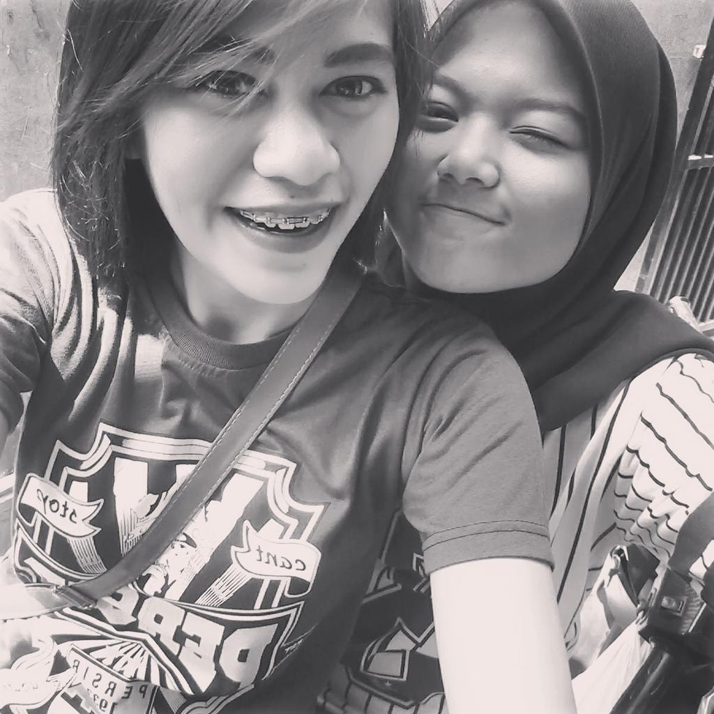 deviputri447's tweet photo. Sister https://t.co/lIsnrygdcY