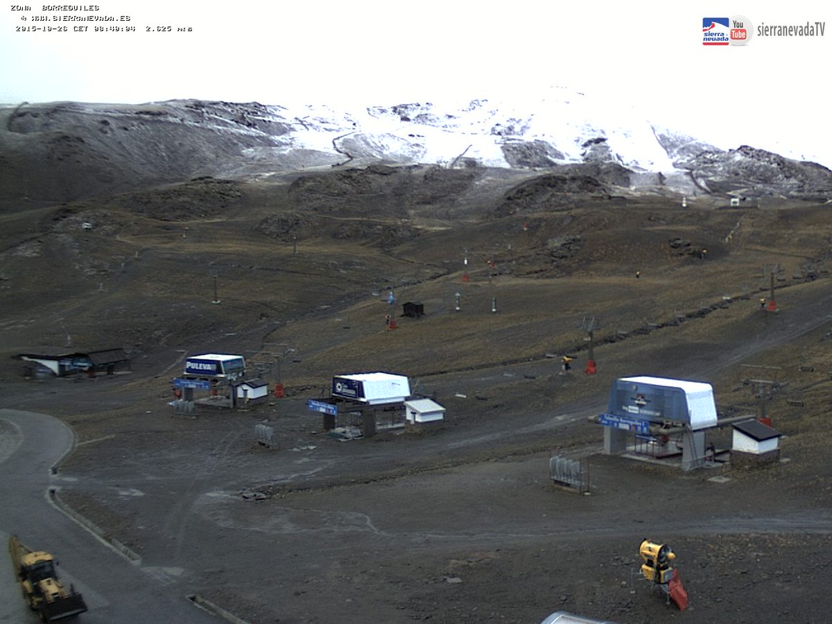 websierranevada's tweet photo. #SierraNevada recibió anoche una nueva nevada... y así la encontramos https://t.co/3KDwSrnf4o #monodenieve https://t.co/Nqi2bE1MOo