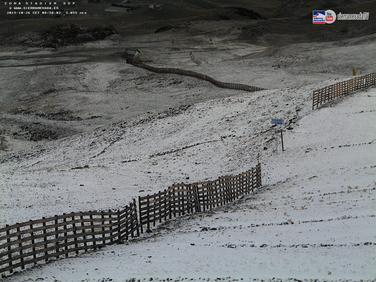 websierranevada's tweet photo. #SierraNevada recibió anoche una nueva nevada... y así la encontramos https://t.co/3KDwSrnf4o #monodenieve https://t.co/Nqi2bE1MOo