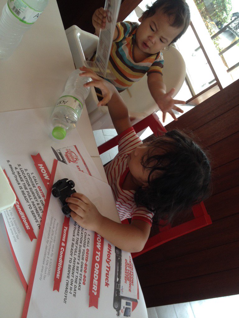 Waiting orders <a href="/steakholycow/">Holycow! Steakhouse</a> #campalamsutera