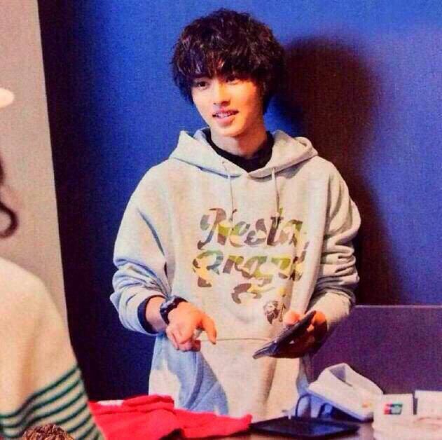 Kentoos_0907's tweet photo. こんなお店の店員さんいたらいいなと思った人RT
#山﨑賢人
#イケメン 
#賢友 https://t.co/smDSHqbJsE