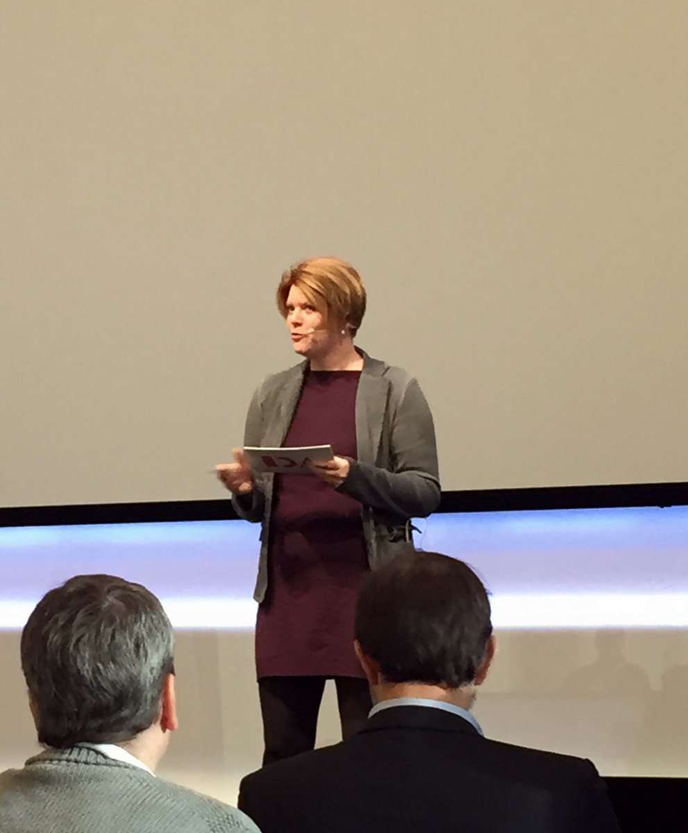 IDAdk's tweet photo. Ingeniørforeningens formand @frostfrida byder velkommen til deltagerne på #ee15dk. Hvilke foredrag skal du se? https://t.co/nMMiuoQePt