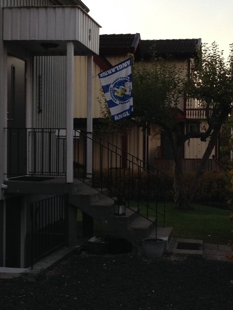 hrtobbe's tweet photo. Matchdag är flaggdag!! #krossagnaget #aikaway #ifkgbg #branervösnu https://t.co/vWlh2L7lwh