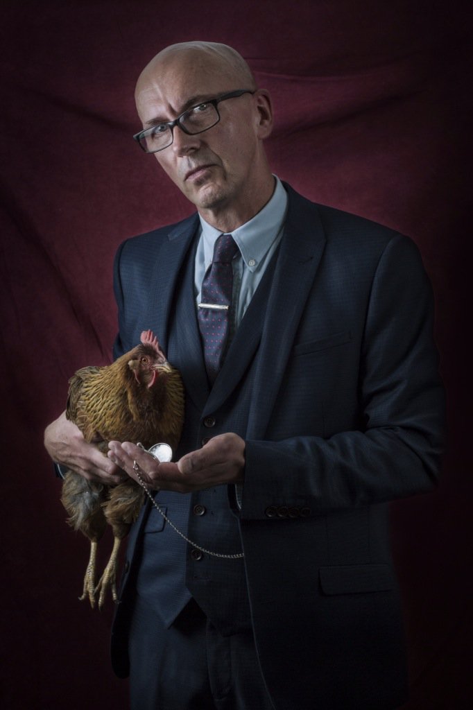 MrPeepsSays's tweet photo. A Suit
A Chicken
A Pocket Watch
And @PhotographyJags on the camera. https://t.co/8QwgmFy0c9