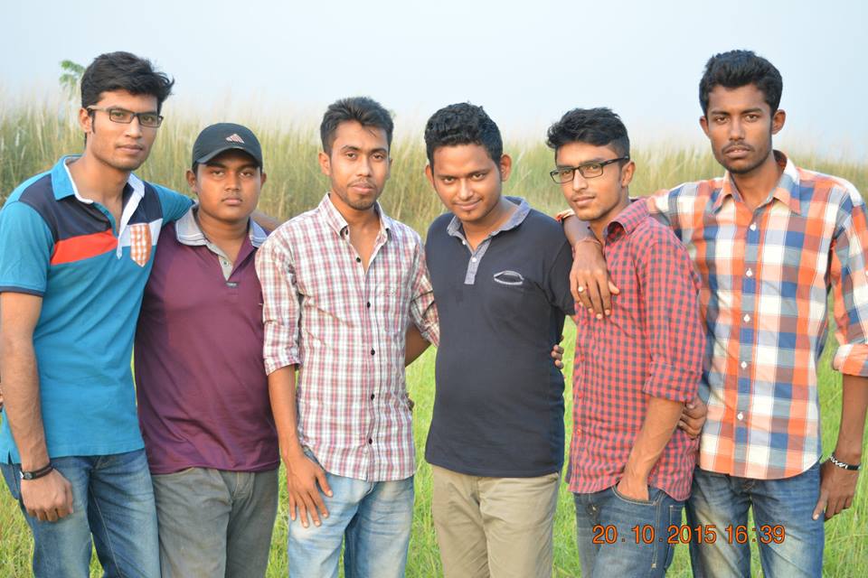 simpleboy1994's tweet image. few day befor...  me  my friends and yelder brother