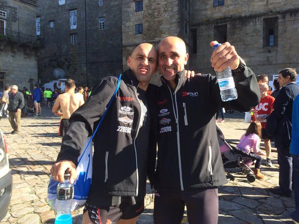 GonzacarFord's tweet photo. Os nosos #runners onte na carreira de Santiago de #Compostela @Pedro_Nimo @MaritoyLurditas @3andRun @castroseijas https://t.co/NRYCW0z7kX
