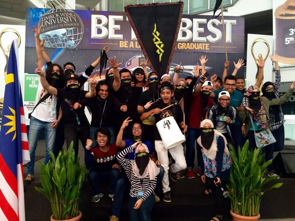 ZahirulAzri's tweet photo. Still have fun even tak dapat rasa yang betul2 gila punya. Next year Matra (USM) kena gila! #FutureIsNow27 https://t.co/IGbZkqOYRJ