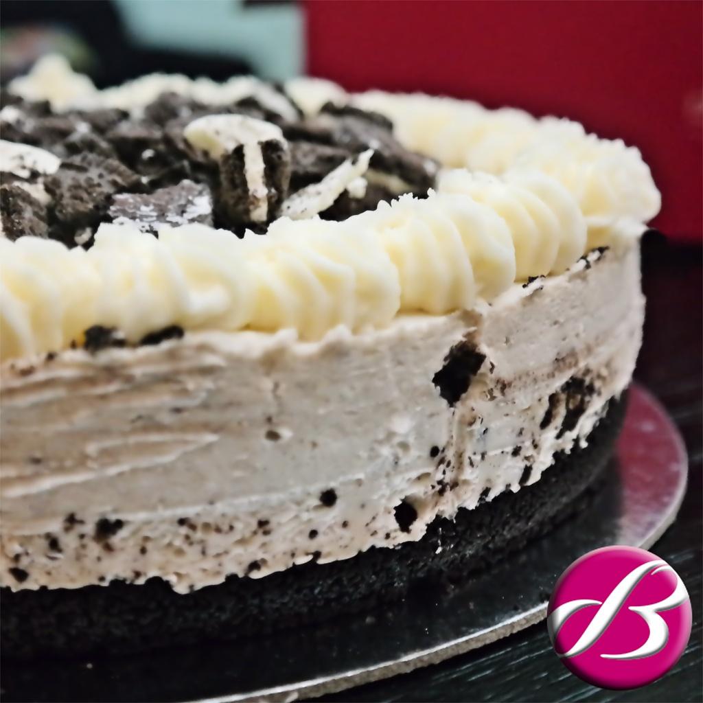delibiteuae's tweet photo. Another 'big' one for the #oreo lovers! Try our #irresistible #oreo #cheesecake for your next gathering! #dubai https://t.co/14ChKZ7qY9