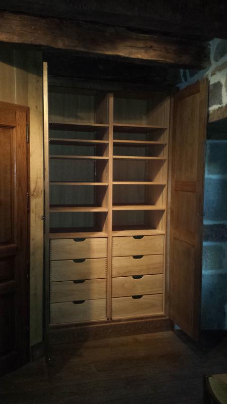 Comby_Freres's tweet photo. Besoin d'espace? Armoire de rangement deux portes en chêne
#aveyron #artisan #menuisier #bois #murdebarrez #carladez https://t.co/ekSneFgRAF