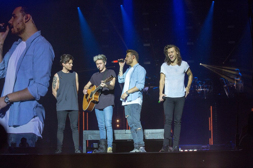 onedirection's tweet image. Sheffield, are you ready for 1D? #OnTheRoadAgain2015 © One Direction/Cal Aurand