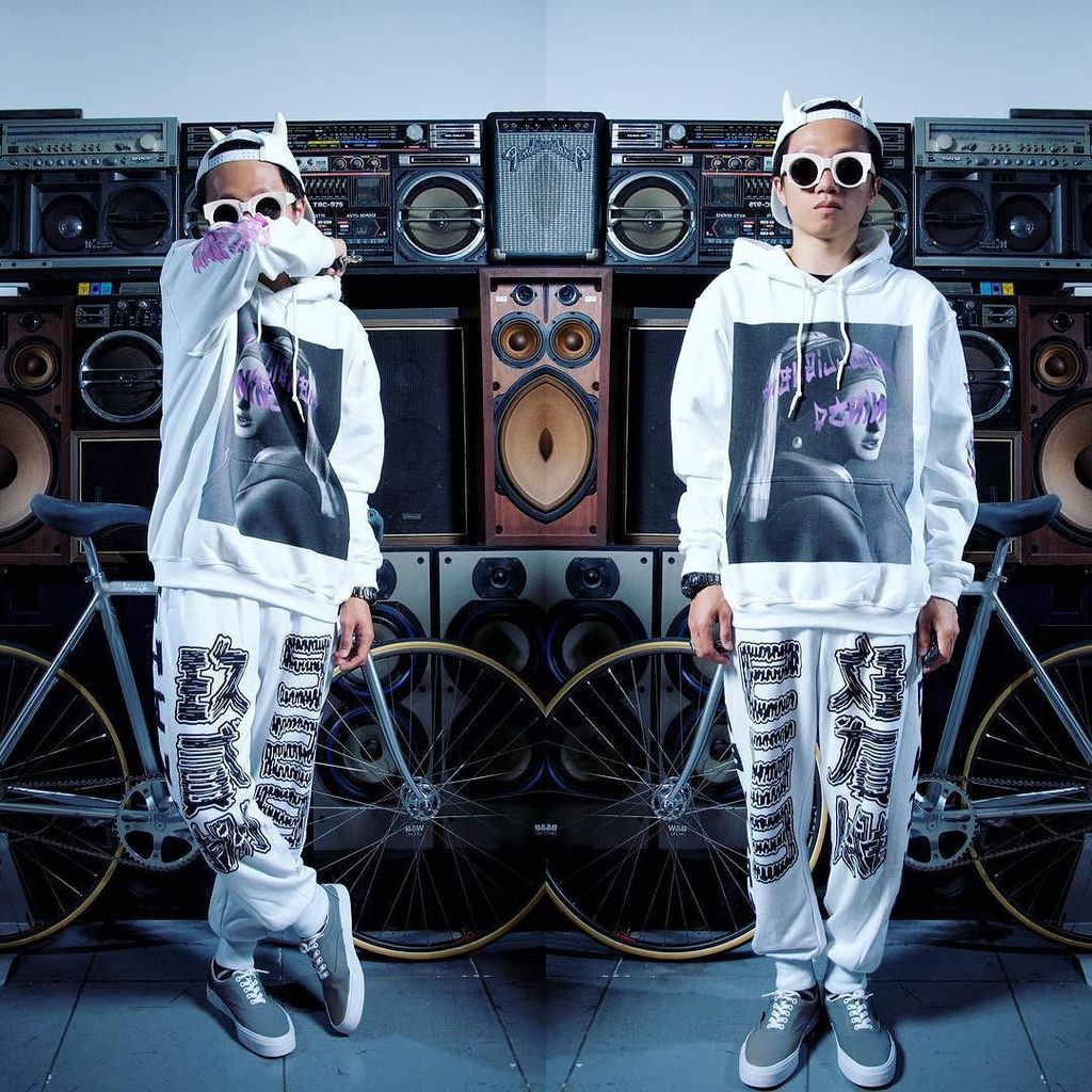 screamingrisk's tweet photo. 好天氣就要穿全白👻👻👻 #osaccessories #gentlemonster #intelligentninja #zlbyzlism #ootd #screaming_bo… https://t.co/kXz0AumyZf https://t.co/AOIDM3gCmY